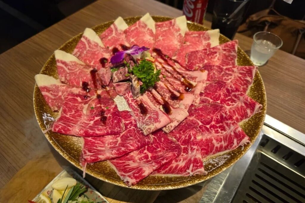 6. Halal Wagyu Yakiniku - 10 ร้านยากินิกุ (Yakiniku) แถวพระราม 9 เนื้อพรีเมียม บุฟเฟต์จัดเต็ม