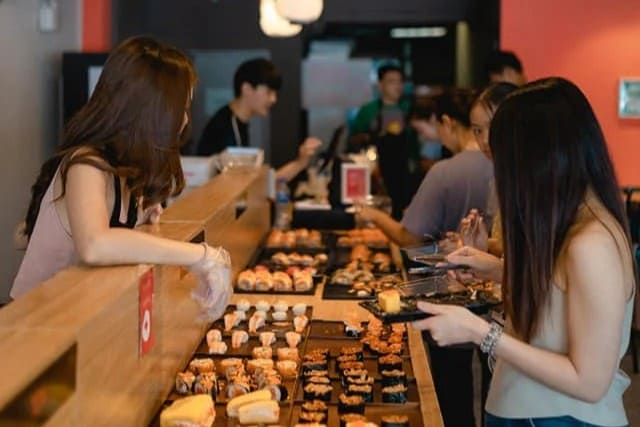 6. Sushi Corner - 10 ร้านซูชิ (Sushi) ย่านอโศก สดฟินเหมือนบินไปกินที่เจแปน