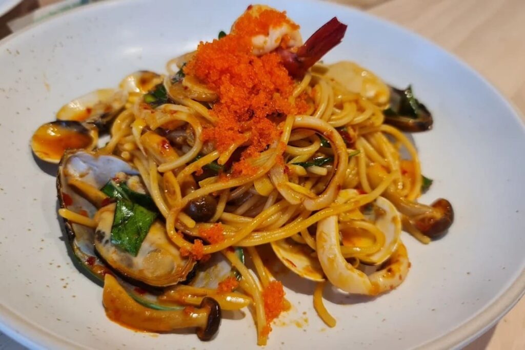 7. On the Table - 15 ร้านอาหารญี่ปุ่น เดอะมอลล์ งามวงศ์วาน (The Mall Lifestore Ngamwongwan) มื้อด่วนหรือมื้อใหญ่กับครอบค