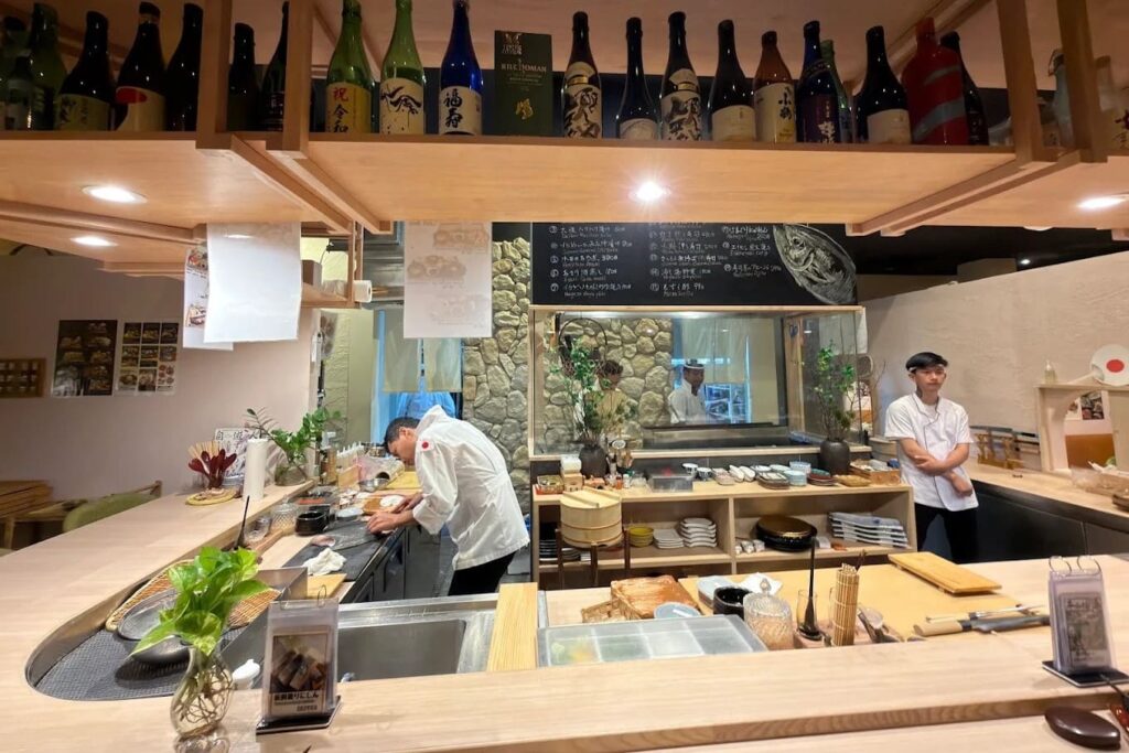 8. Sushi Yuji - 10 ร้านซูชิ (Sushi) ย่านอโศก สดฟินเหมือนบินไปกินที่เจแปน