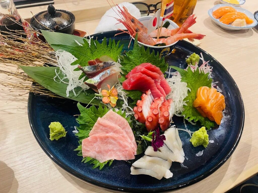 8. Sushi Yuji - 10 ร้านซูชิ (Sushi) ย่านอโศก สดฟินเหมือนบินไปกินที่เจแปน