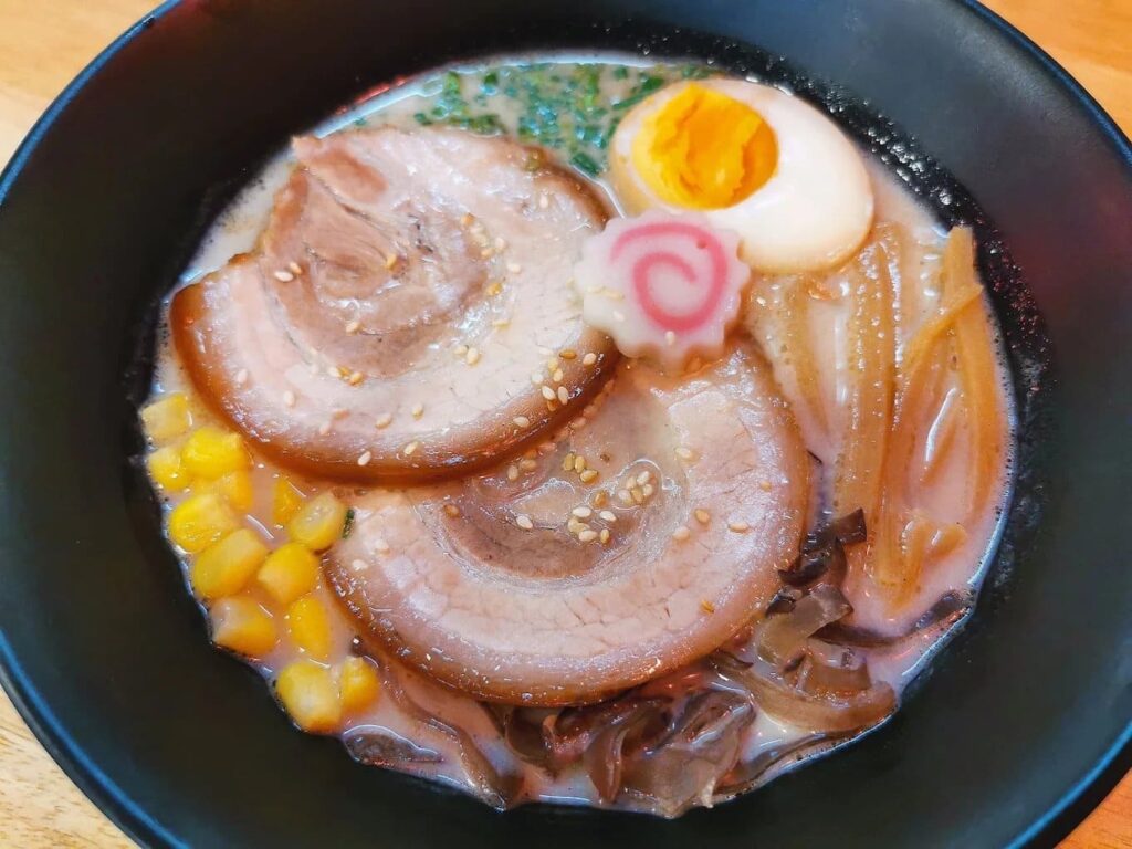 9. Ganbaru Ramen - 10 ราเมง (Ramen) รัชดา ตามพิกัดร้านอร่อยได้ตั้งแต่มื้อเที่ยงยันดึก