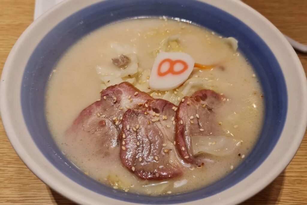 9. Hachiban Ramen - 9 ราเมง (Ramen) สาทร ซดซุปร้อนๆ เส้นสดนุ่มฟิน สายกินห้ามพลาด
