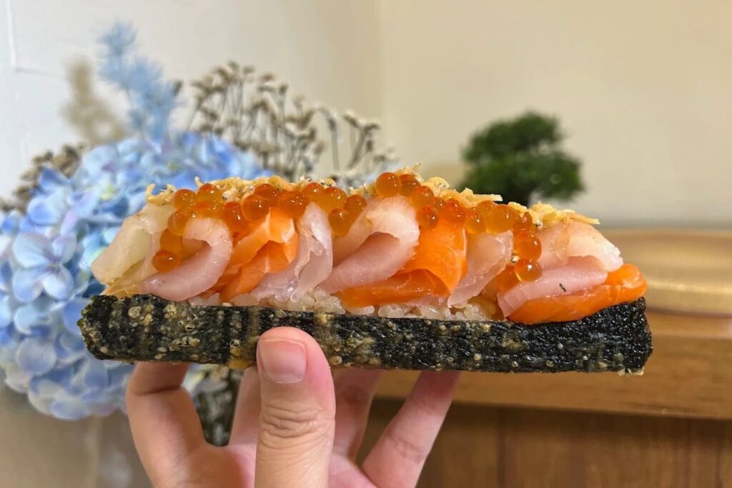1. Cho Hand Rolled Sushi - 13 ร้านอาหารญี่ปุ่นในเซ็นทรัลเชียงใหม่ (Central Chiangmai) เช็กลิสต์พิกัดเด็ด อร่อยคุ้ม ถูกใจ