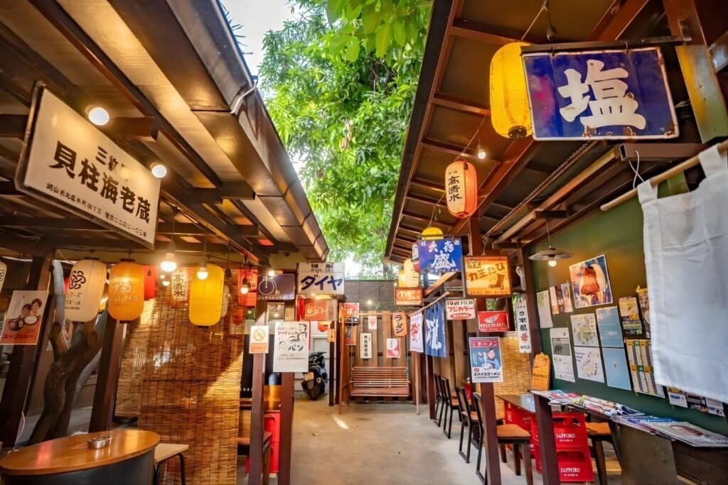 1. Thonglor Yokocho - 10 ร้านอาหารญี่ปุ่น Pet Friendly พาสัตว์เลี้ยงคู่ใจไปชิลในวันหยุด