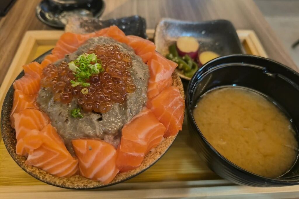 1. UORIKI Hokkaido Izakaya - 10 ร้านอาหารน่าลองในห้างแฮปปี้แทท บางนา (Happitat) อร่อยจัดเต็ม หลากสไตล์