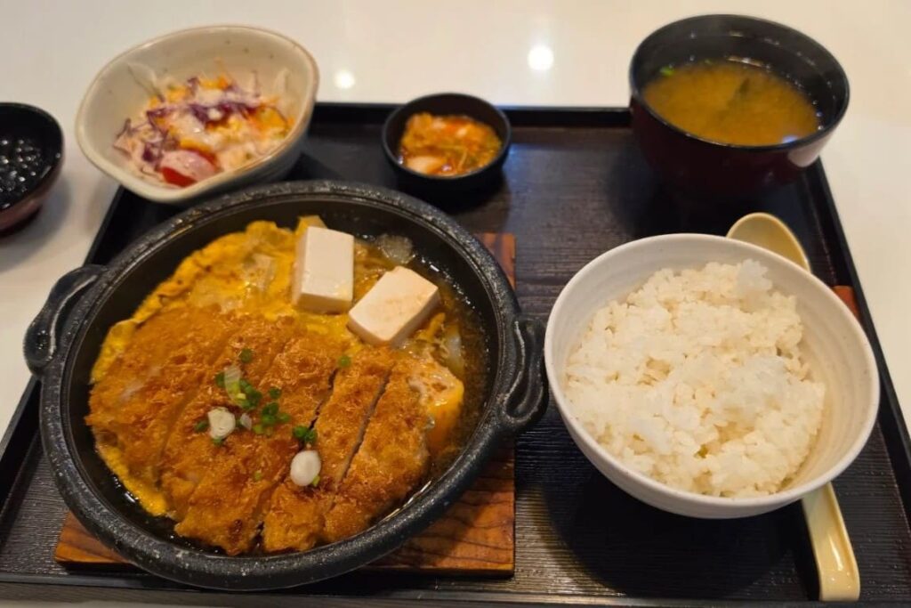 10. Yayoi Japanese Restaurant - 10 ร้านอาหารญี่ปุ่นในเซ็นทรัลพัทยา (Central Pattaya) พิกัดอร่อยจัดเต็ม เช็กอินพัทยาทั้งท