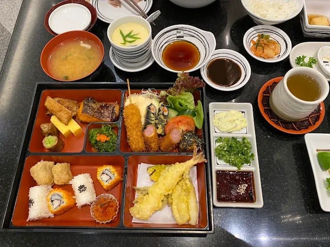13. Fuji Japanese Restaurant - 15 ร้านอาหารญี่ปุ่นในหัวหิน (Hua Hin) ปักหมุดพิกัดเด็ด สายปลาดิบ ซูชิ อิซากายะ ห้ามพลาด