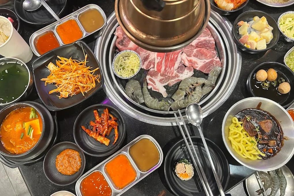 13. Hongdae - 15 ร้านบุฟเฟต์โซนสยาม (Buffet around SIAM) ลิสต์ร้านเด็ดใจกลางเมือง อิ่มฟินครบทุกสไตล์