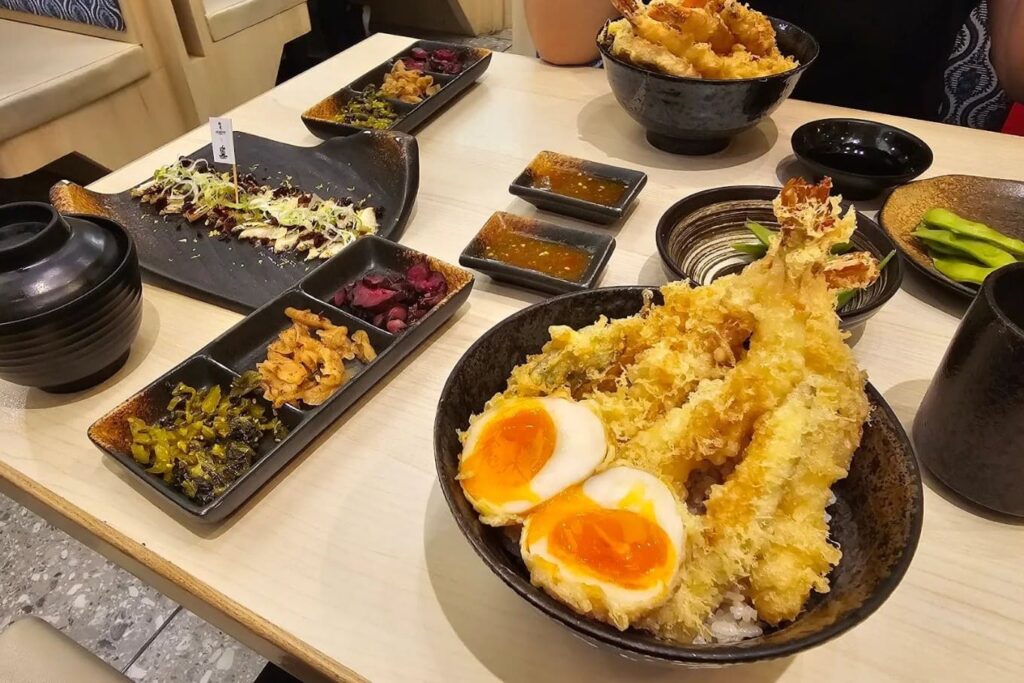 2. Akimitsu Tendon - 8 ร้านอาหารญี่ปุ่นจังซีลอน (Jungceylon) ป่าตอง จัดเต็มรสชาติต้นตำรับ