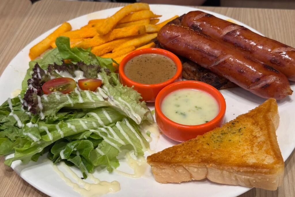 2. The Steak & More - 10 ร้านอาหารน่าลองในห้างแฮปปี้แทท บางนา (Happitat) อร่อยจัดเต็ม หลากสไตล์