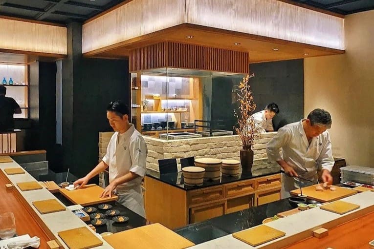 3. Nikaku Bangkok - 15 ร้านมิชลินอาหารญี่ปุ่น (Japanese MICHELIN Restaurants) ตามแนวรถไฟฟ้า BTS/ MRT