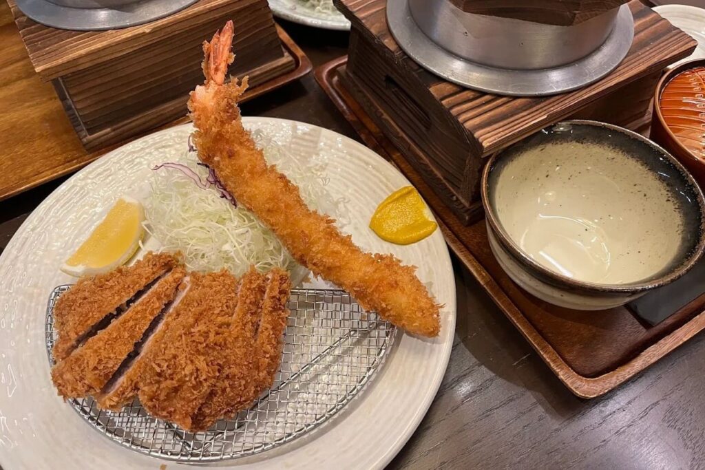 3. Tonkatsu AOKI - 10 ร้านอาหารญี่ปุ่น Pet Friendly พาสัตว์เลี้ยงคู่ใจไปชิลในวันหยุด