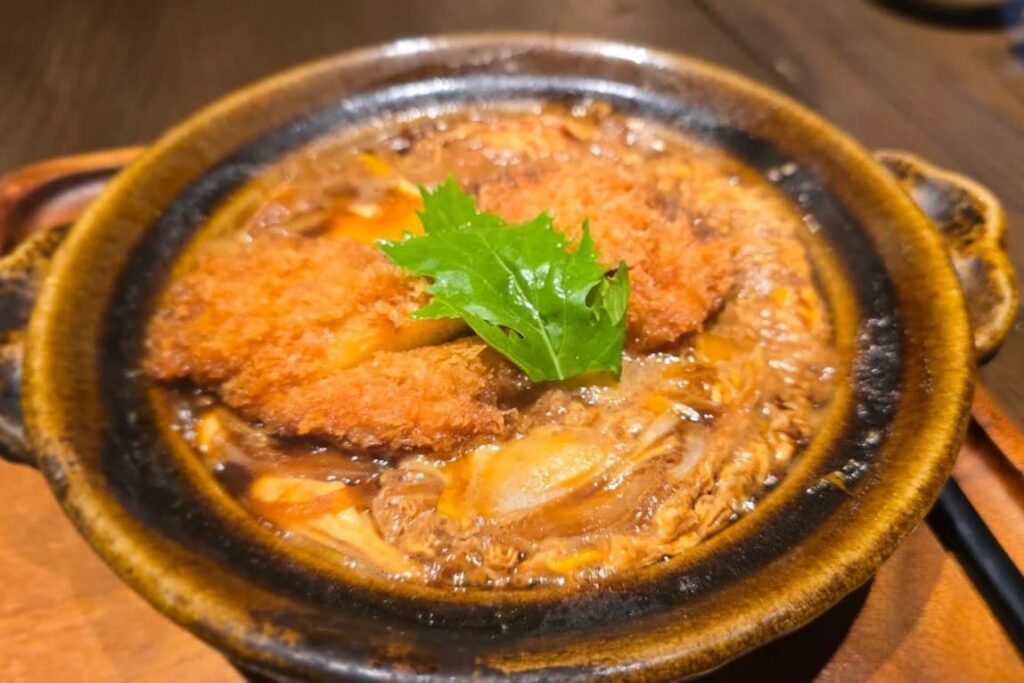 3. Tonkatsu AOKI - 10 ร้านอาหารญี่ปุ่น Pet Friendly พาสัตว์เลี้ยงคู่ใจไปชิลในวันหยุด