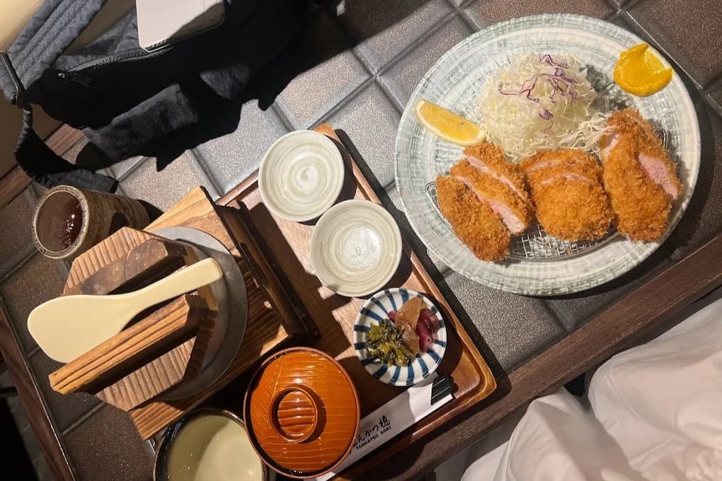 3. Tonkatsu AOKI - 10 ร้านอาหารญี่ปุ่น Pet Friendly พาสัตว์เลี้ยงคู่ใจไปชิลในวันหยุด