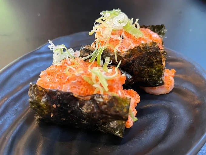 3. Tsunami Sushi Buffet Huahin - 15 ร้านอาหารญี่ปุ่นในหัวหิน (Hua Hin) ปักหมุดพิกัดเด็ด สายปลาดิบ ซูชิ อิซากายะ ห้ามพลาด