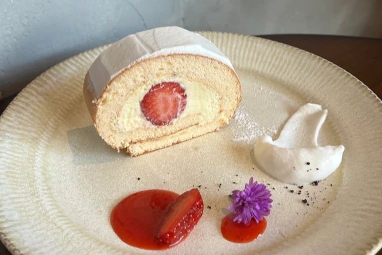 4. HUGS SONGWAT CAFE - 10 คาเฟ่ญี่ปุ่น (Japanese-vibe cafe) บรรยากาศละมุน ถ่ายรูปสวย
