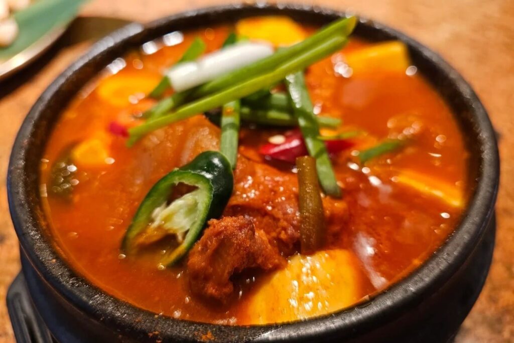 4. Sukishi Buffet - 10 ร้านอาหารญี่ปุ่นในเซ็นทรัล ชลบุรี (Central Chonburi) ปักหมุดพิกัดอร่อย จัดเต็มอาหารญี่ปุ่น