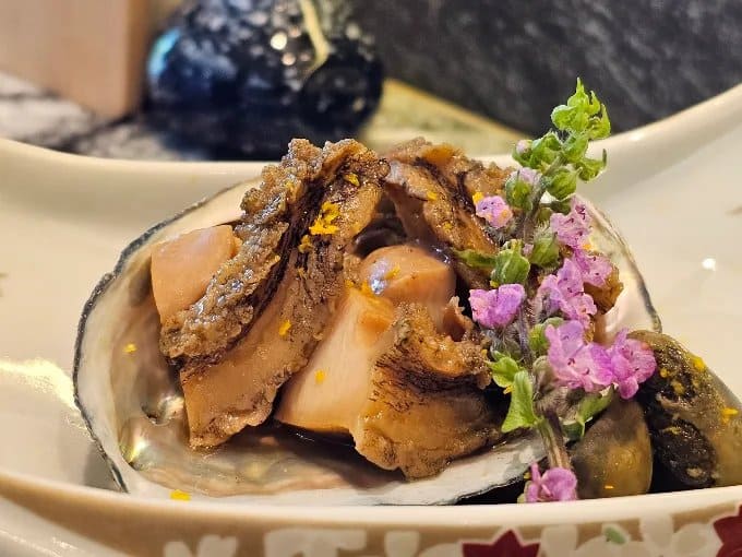 5. Hachi Sushi - 15 ร้านอาหารญี่ปุ่นในหัวหิน (Hua Hin) ปักหมุดพิกัดเด็ด สายปลาดิบ ซูชิ อิซากายะ ห้ามพลาด