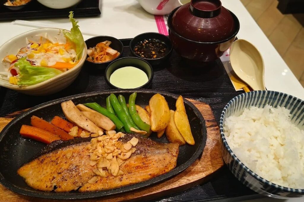 7. Yayoi Jungceylon - 8 ร้านอาหารญี่ปุ่นจังซีลอน (Jungceylon) ป่าตอง จัดเต็มรสชาติต้นตำรับ