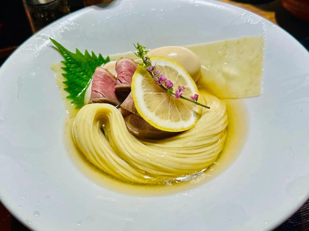 8. No Name Noodle - 15 ร้านมิชลินอาหารญี่ปุ่น (Japanese MICHELIN Restaurants) ตามแนวรถไฟฟ้า BTS/ MRT