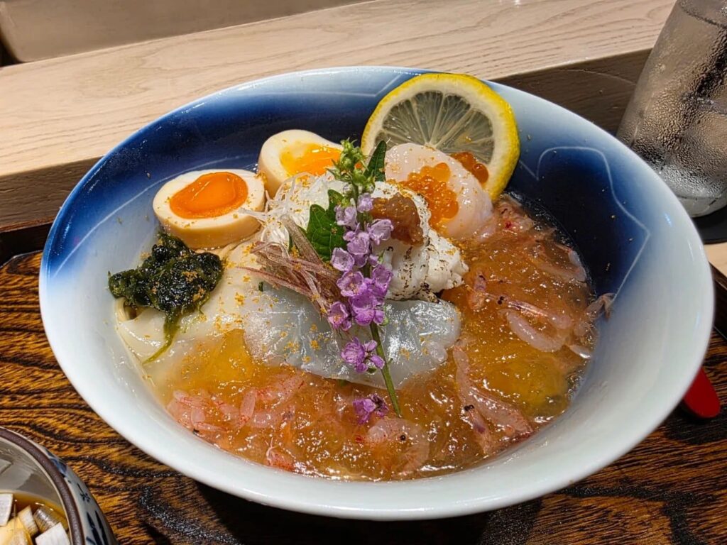 8. No Name Noodle - 15 ร้านมิชลินอาหารญี่ปุ่น (Japanese MICHELIN Restaurants) ตามแนวรถไฟฟ้า BTS/ MRT