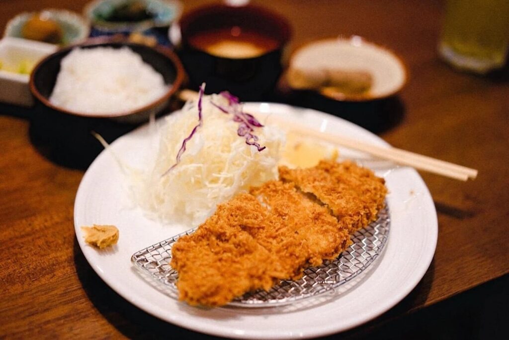 9. Bekku Tonkatsu - 10 ร้านอาหารญี่ปุ่น Pet Friendly พาสัตว์เลี้ยงคู่ใจไปชิลในวันหยุด