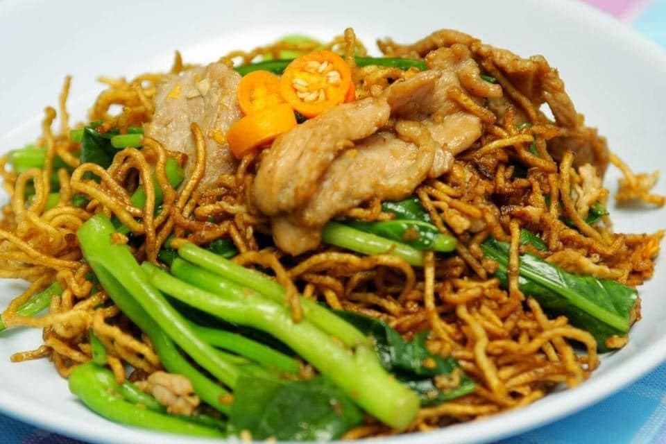 9. Rad Na Yot Phak 40 Years - 10 ร้านอาหารน่าลองในห้างแฮปปี้แทท บางนา (Happitat) อร่อยจัดเต็ม หลากสไตล์