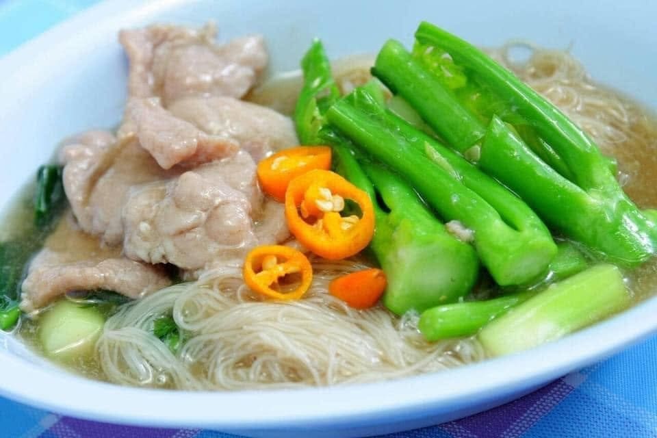 9. Rad Na Yot Phak 40 Years - 10 ร้านอาหารน่าลองในห้างแฮปปี้แทท บางนา (Happitat) อร่อยจัดเต็ม หลากสไตล์