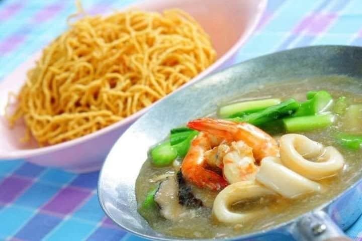 9. Rad Na Yot Phak 40 Years - 10 ร้านอาหารน่าลองในห้างแฮปปี้แทท บางนา (Happitat) อร่อยจัดเต็ม หลากสไตล์
