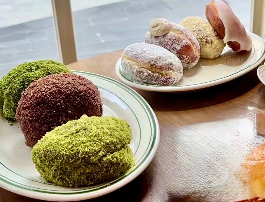 4. Dozenut - 10 ร้านโดนัท (Donut) เจ้าดังในกรุงเทพฯ ไส้แน่น แป้งนุ่ม ลิ้มลองแล้วจะติดใจ