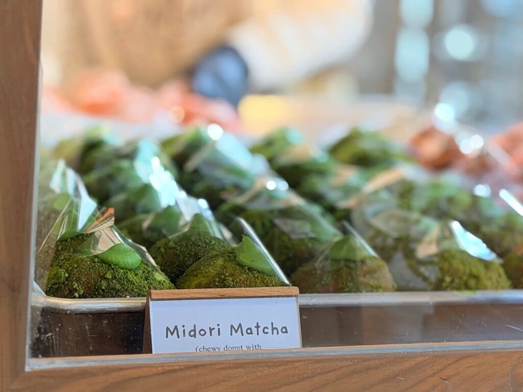 4. Dozenut - 10 ร้านโดนัท (Donut) เจ้าดังในกรุงเทพฯ ไส้แน่น แป้งนุ่ม ลิ้มลองแล้วจะติดใจ