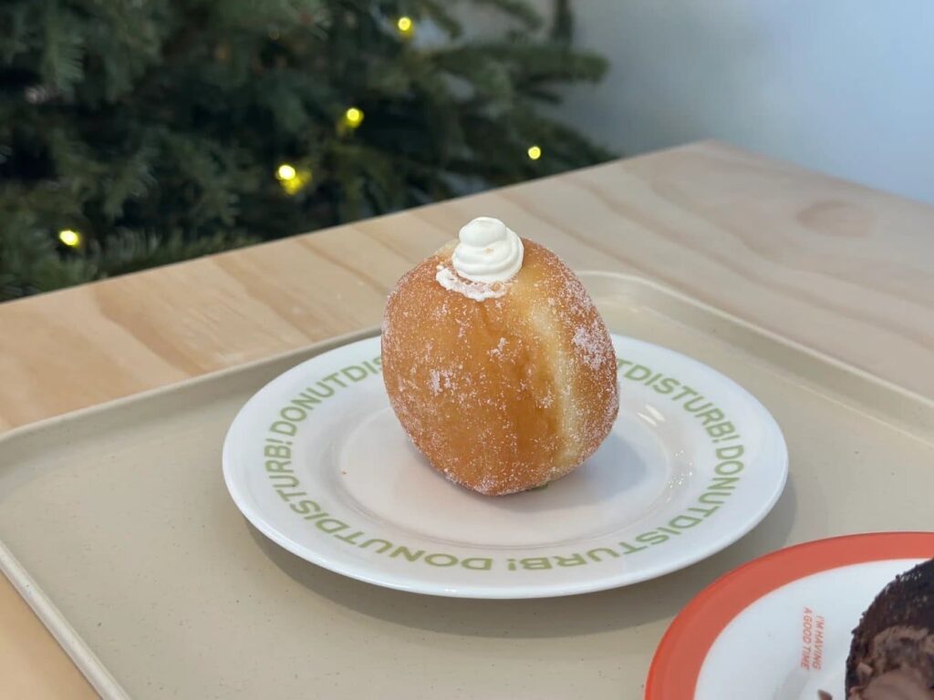 5. Donut Disturb - 10 ร้านโดนัท (Donut) เจ้าดังในกรุงเทพฯ ไส้แน่น แป้งนุ่ม ลิ้มลองแล้วจะติดใจ