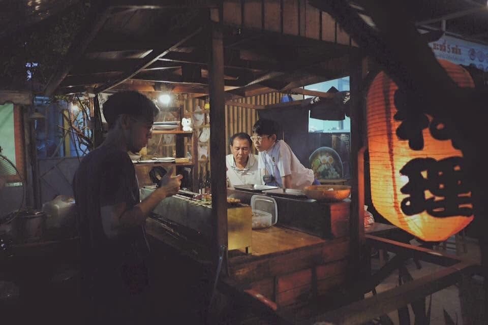 5. SENBON YAKITORI - 25 ร้านอาหารญี่ปุ่นใกล้ BTS สายสีเหลือง รวมพิกัดเด็ดตลอดเส้นทาง