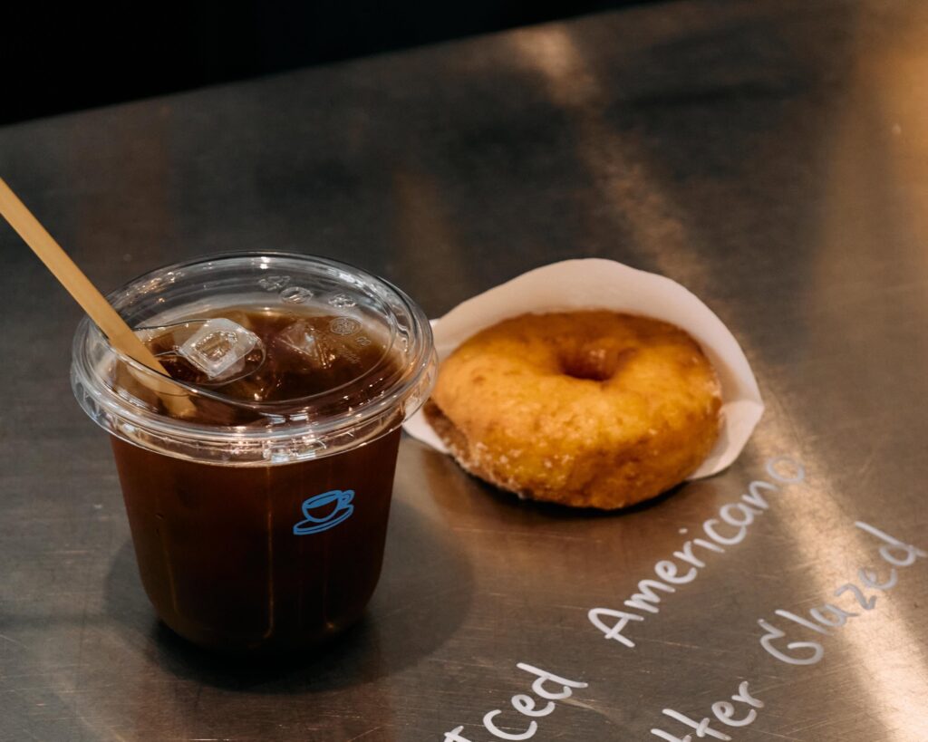 8. Sam Roasters - 10 ร้านโดนัท (Donut) เจ้าดังในกรุงเทพฯ ไส้แน่น แป้งนุ่ม ลิ้มลองแล้วจะติดใจ