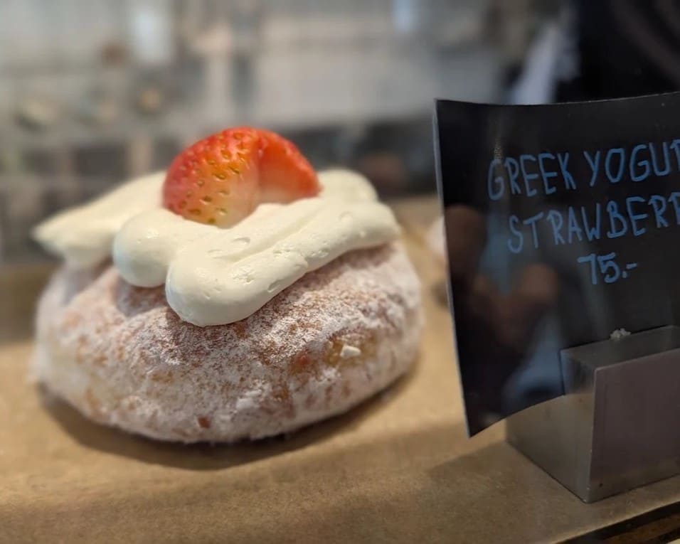 8. Sam Roasters - 10 ร้านโดนัท (Donut) เจ้าดังในกรุงเทพฯ ไส้แน่น แป้งนุ่ม ลิ้มลองแล้วจะติดใจ